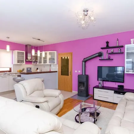 Salona Apartments