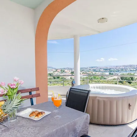 Apartamento Salona Apartments Solin