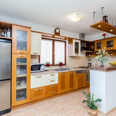 Salona Apartments Apartamento Solin